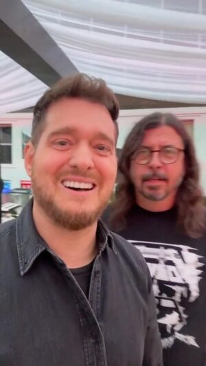 Michael Bublé Instagram - What a blast! Thank you @foofighters 
#hairofthedogbardanang #buble #collab