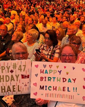 Michael Bublé Instagram - This is your sign to see a Bublé show. #MBHighertour