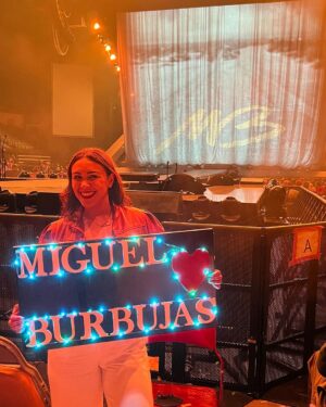 Michael Bublé Instagram - This is your sign to see a Bublé show. #MBHighertour