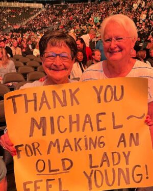 Michael Bublé Instagram - This is your sign to see a Bublé show. #MBHighertour