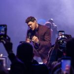 Michael Bublé Instagram - Cell-ebrity 😎 #MBHigherTour
