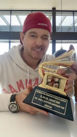 Michael Bublé Instagram - I love what I do, who i do it with, and mostly, who i do it for. Thank you for supporting a small town Canadian kid who lives out his dreams everyday❤️
@recordingacademy 

#higher #teamworkmakesthedreamwork