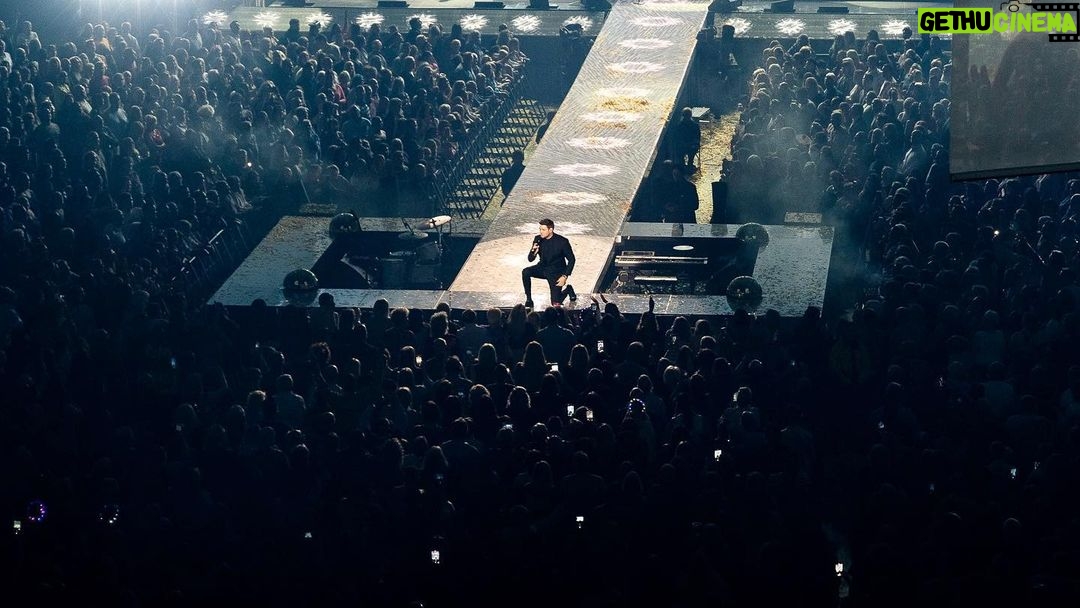 Michael Bublé Instagram - 🎶 “I do my little turn on the catwalk” 🎶
