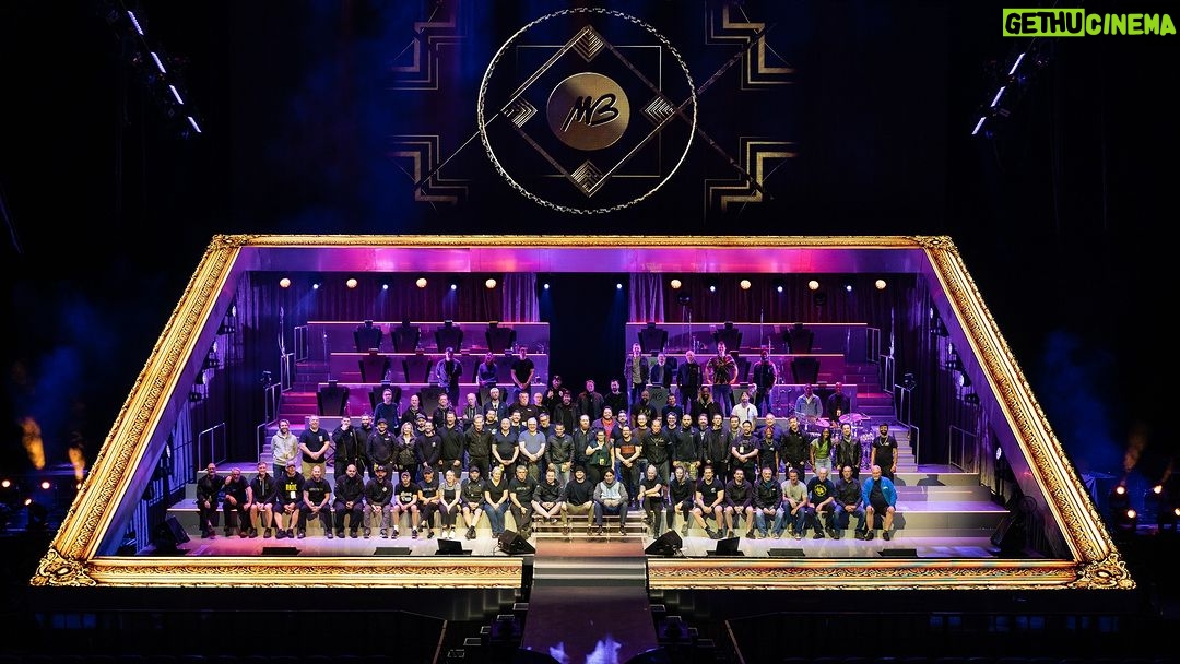 Michael Bublé Instagram - It takes a village #MBHigherTour