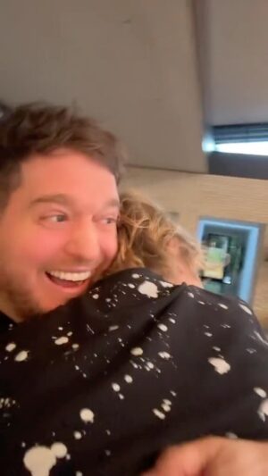 Michael Bublé Instagram - “Home isn’t a place, its a feeling” -Cecelia Ahern
@luisanalopilato 

#atpeace #grateful #contentment #MBHigherTour #family