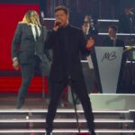 Michael Bublé Instagram - The best way to “slide across the floor” is with fancy footwork 🕺🏼 #MBHighertour