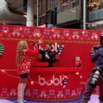 Michael Bublé Instagram - Still can’t believe I have my own can. Thanks for having me @cftoeatoncentre @bublysparklingca #merryberrybublé ❤️