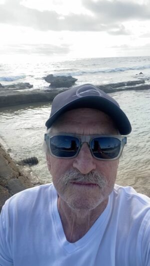 Michael Douglas Instagram - Hello everyone! Welcome to the lovely little island of Bermuda! This island has been my Mother’s family home for more than 400 years! It is so nice to be back! Wishing you all a great weekend and we will catch up soon! MD