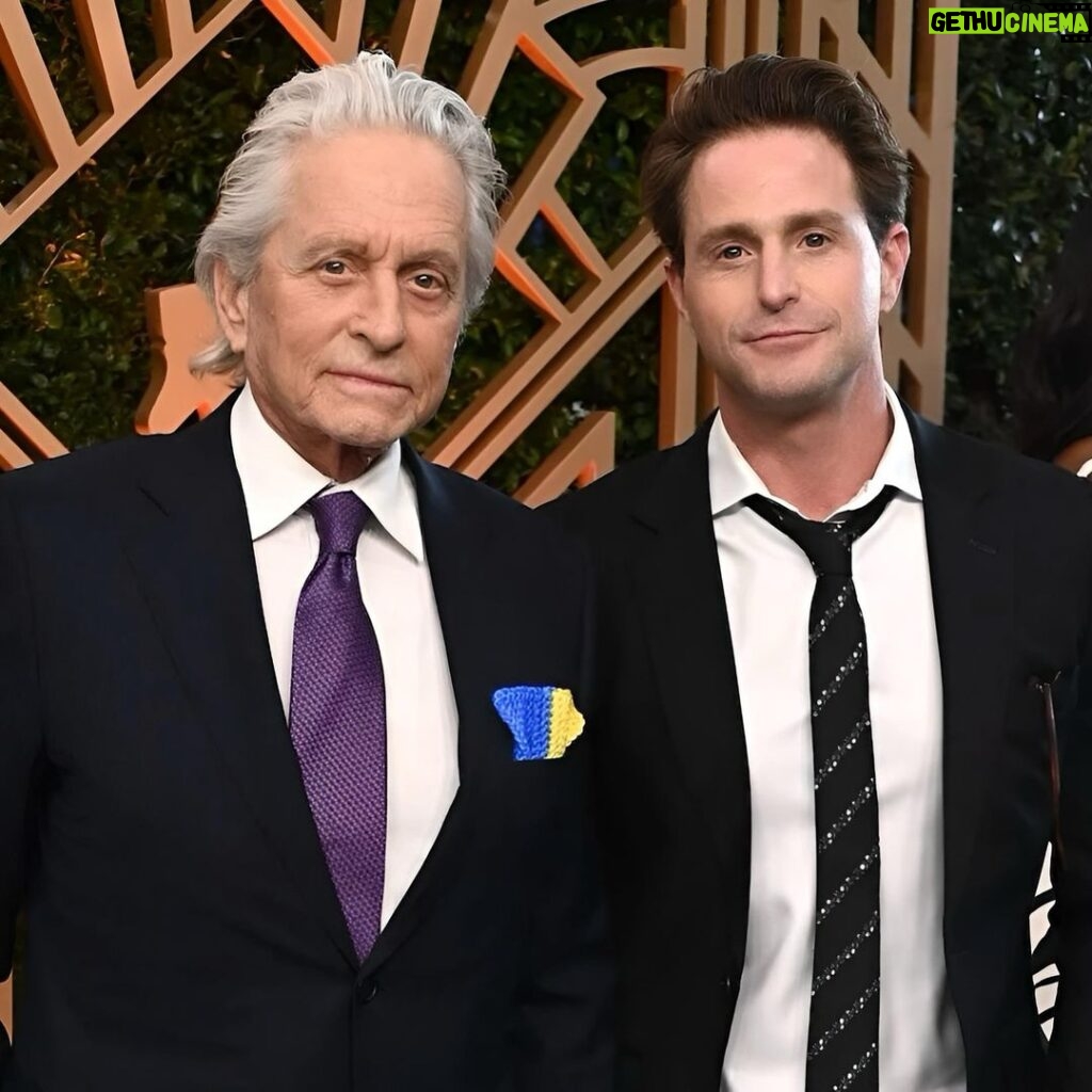 Michael Douglas Instagram - Happy birthday Cameron! Looking good my man! Have a great new year! Love, Dad 📸: @gettyimages / @sagawards