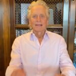 Michael Douglas Instagram - Happy TGIF everybody! Only 2 weeks away till the final season premiere of #TheKominskyMethod Friday, May 28 on @netflix! Look for it 👍 MD