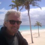 Michael Douglas Instagram - Happy Easter everyone! Stay safe & healthy! MD #EasterSunday