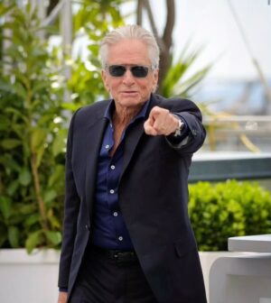 Michael Douglas Instagram - Happy 247th Independence Day to you all! Have a happy one, just remember what we are celebrating! #HappyFourthofJuly 🇺🇸 (Volume 🆙)