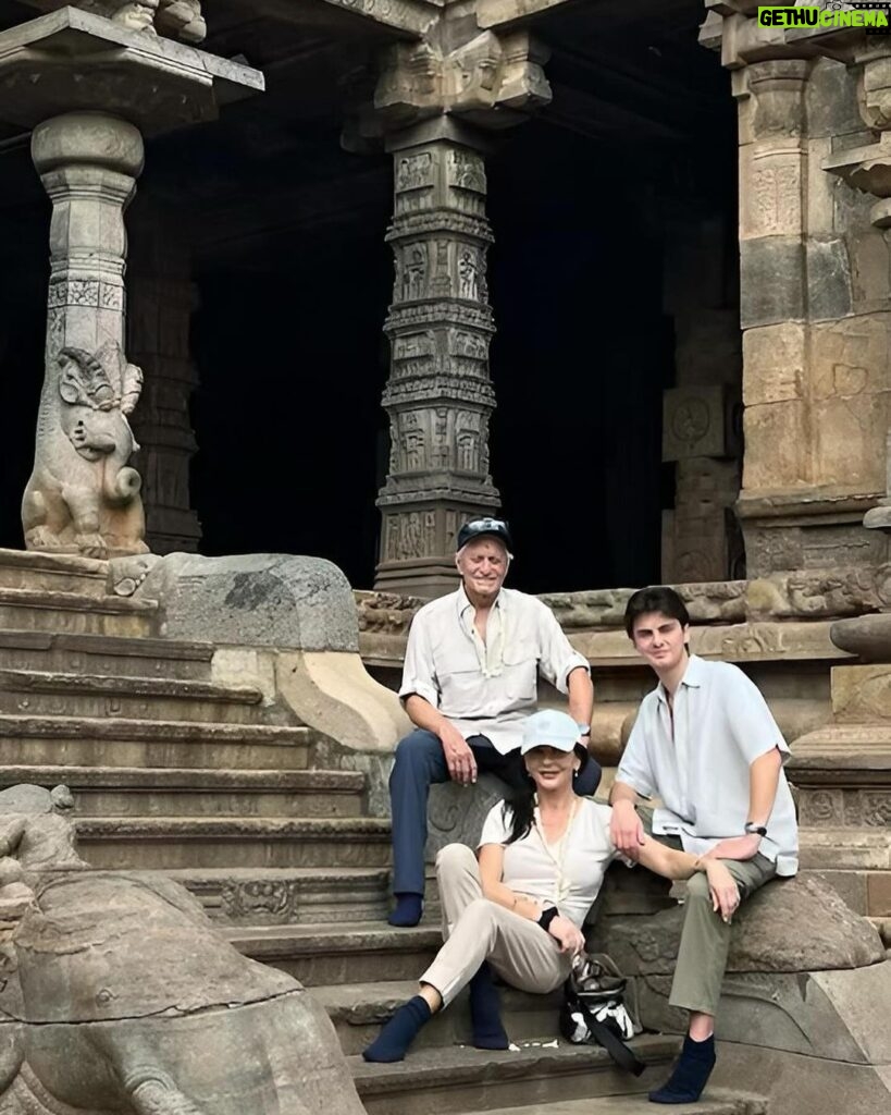 Michael Douglas Instagram - Sightseeing 🇮🇳 with the best @catherinezetajones @dylan__douglas #India Thanjavur