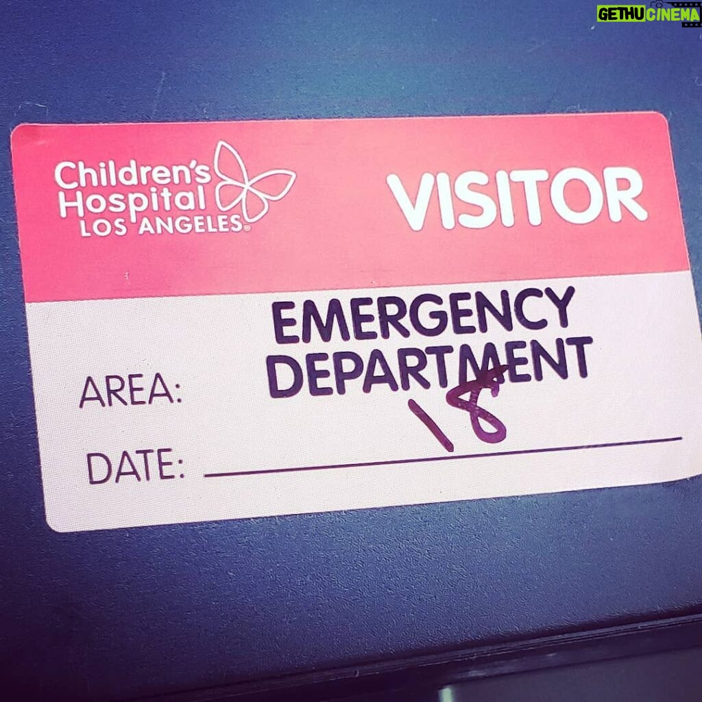 Michael Ealy Instagram - Anytime you can go in and walk out with your child it's a damn good visit! 🙏🏽 Big thanks to Dr Mody, Nurse Marisol, and the wonderful admissions staff of #chla for taking great care of us yesterday. Babygirl aka BooBoo is doing just fine and very proud of herself for being "a good listener!" Despite being hurt she still "felt like a princess!" @childrensla