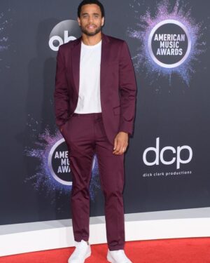 Michael Ealy Instagram - Big night at the #ama for #abc 
Thank you to @perryellis (suit)
Cabernet is my new favorite color!
#stumptownabc  Wednesdays at 10pm/9c