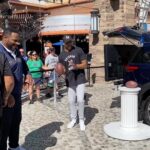 Michael Evans Behling Instagram - Playing Heisman games at #nissanheismanhouse for the Notre Dame Game! I thought I had @jerome36bettis tied up for the win @nissanusa #NissanHeismanHouse games, but he couldn’t be stopped late in the game! #NissanPartner Las Vegas, Nevada
