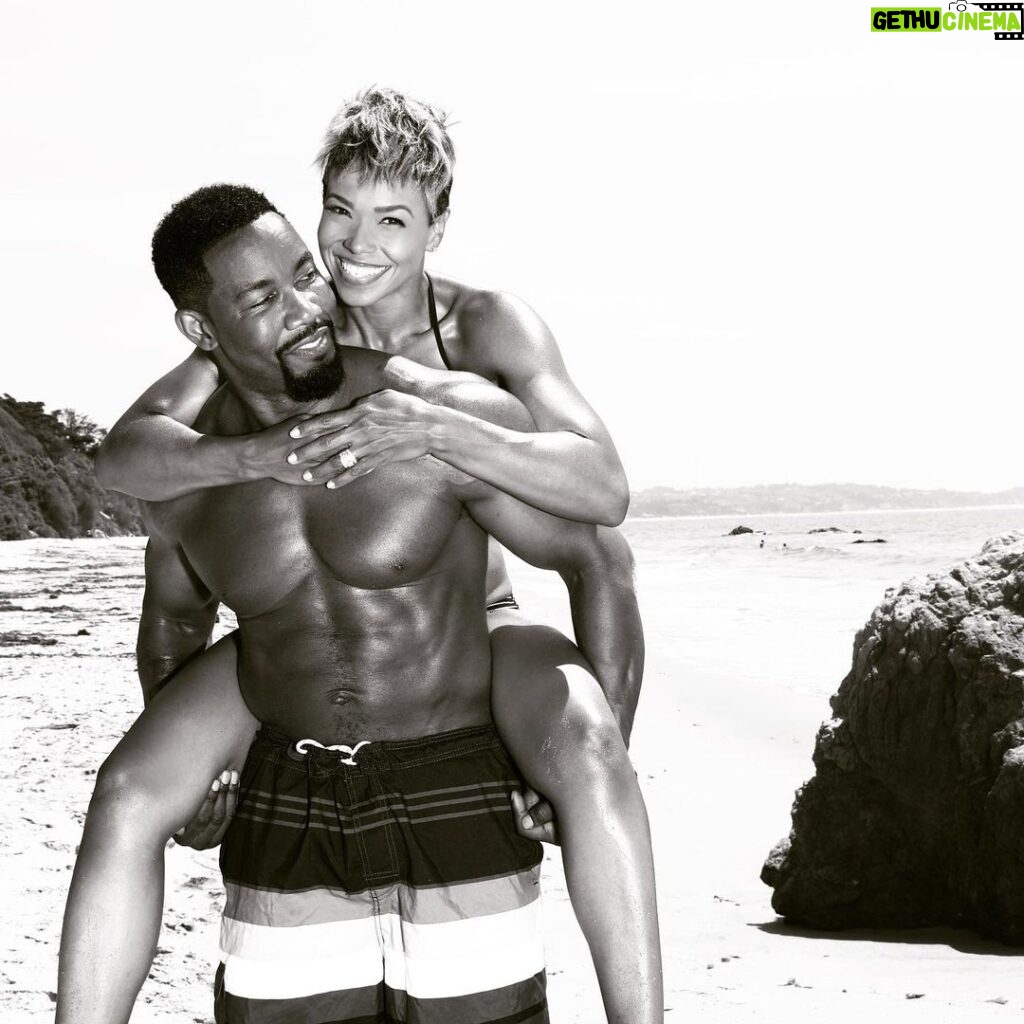 Michael Jai White Instagram - Y’ALL ALREADY KNOW! My love for this woman is the gift that keeps on giving! The work to become the man she deserved unlocked the door to my best life! I know there are times in a relationship when a man needs and wants time to himself…at least a day, hour or minute without his woman. Well I’ll be sure to let y’all know when that happens because it sure hasn’t happened yet! Happy Valentines Day @iamgillianwhite!#iDontNeedAmadeUpHolliday2showLuvButIKnowUlikeThesePublicShoutOutsSoThatsYiDoThem😊