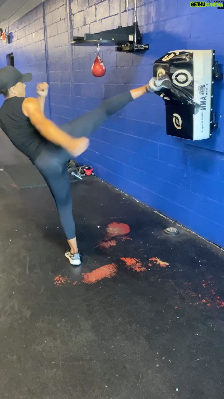 Michael Jai White Instagram - Babe’s knee is all healed, (ACL surgery) had an intense leg workout followed by kicking drills. Lady Black Dragon is back!
