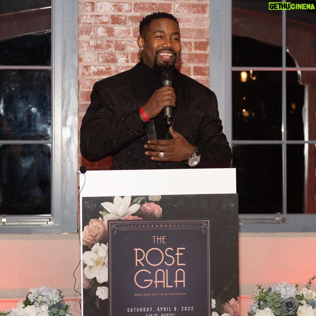 Michael Jai White Instagram - It was such an honor to co-host the First Annual Rose Gala this weekend in Connecticut. I want to give a huge shout out to the MACC Charity, the organizers Jane Owen PR and Onyx Elite and the fantastic group of people who came out to support, which included the Mayors of West Hartford, Manchester and Bloomfield, the Connecticut State Treasurer, Olympic Gold Medalist Lindsey Jacobellis, Netflix’s Daym Drops, and fellow actor Ian Bohen as well as the rest of the night’s amazing, philanthropic attendees. It was a beautiful night, with amazing food from the restaurant Bistro On Main that gives back to the community, and a stunning performance by The Ballet Theater Company. I was so thrilled to be included and I hope that Jaigantic Studios can be involved in many more such amazing purposeful events in the future. @sharicantor @teamrundw @lindseyjacobellis @ianbohen @officialdaymdrops @janeowenpr @onyxelitellc @historicevents_banquets @therealbigmacc @dancebtc #macccharaties #kindnesswins #nohungerformachester @bistroonmain867