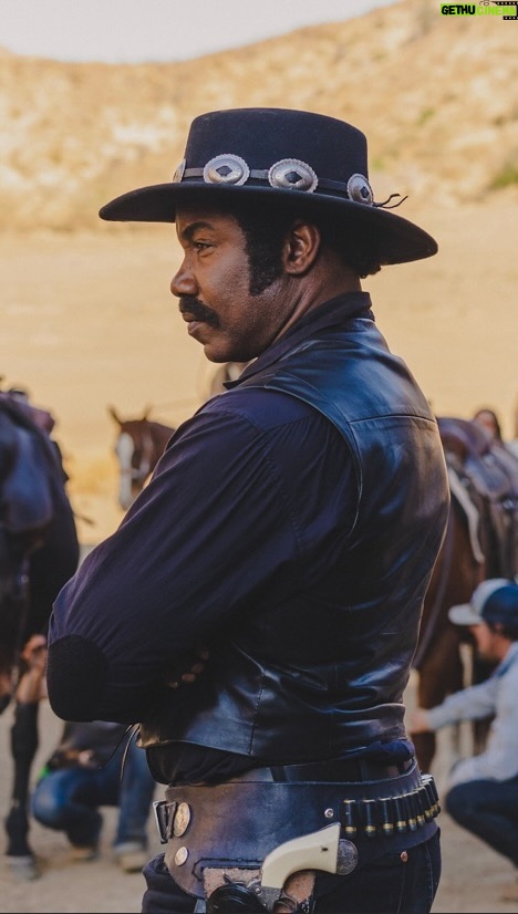 Michael Jai White Instagram - BTS of #outlawjohnnyblack. WHO CAUGHT THIS? As with Black Dynamite and anything I write & direct, I hide layers within the movie for fans to uncover for years to come. With this year ending I’d like to thank all who supported OJB and continue to support my brand by giving you this Easter Egg. Outside of my hardcore martial artists I wonder… WHO CAUGHT THIS? #happyholidays #happynewyear #familytime #faith #movies #enterthedragon #brucelee #michaeljaiwhite