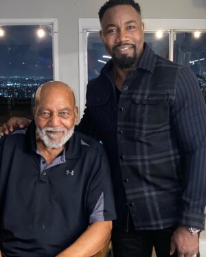 Michael Jai White Instagram - I was in the middle of a flight from NY to LA when my phone miraculously buzzed with the message that my hero, the man I looked up to more than anyone, Jim Brown had passed. I tried to keep it together but couldn’t. I did a Father’s Day post for BET that never aired but I’d like to share it today to let the world know how I felt about this man. 

RIP Jim Brown 
Love and condolences to @mrs.moniquebrown 🤍🕊️🙏🏾Monique Brown, Aries, Kim Brown #jimbrown #restinpeace #myhero #mentor #surrogatedad #fatherfigure