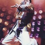 Michael Malarkey Instagram - throwback to 2011 as #elvispresley in the original london company of #milliondollarquartet in the west end thanks to @malarkeylyrics for diggin up this shot; hadn’t seen it before ✌🏽 Noel Coward Theatre
