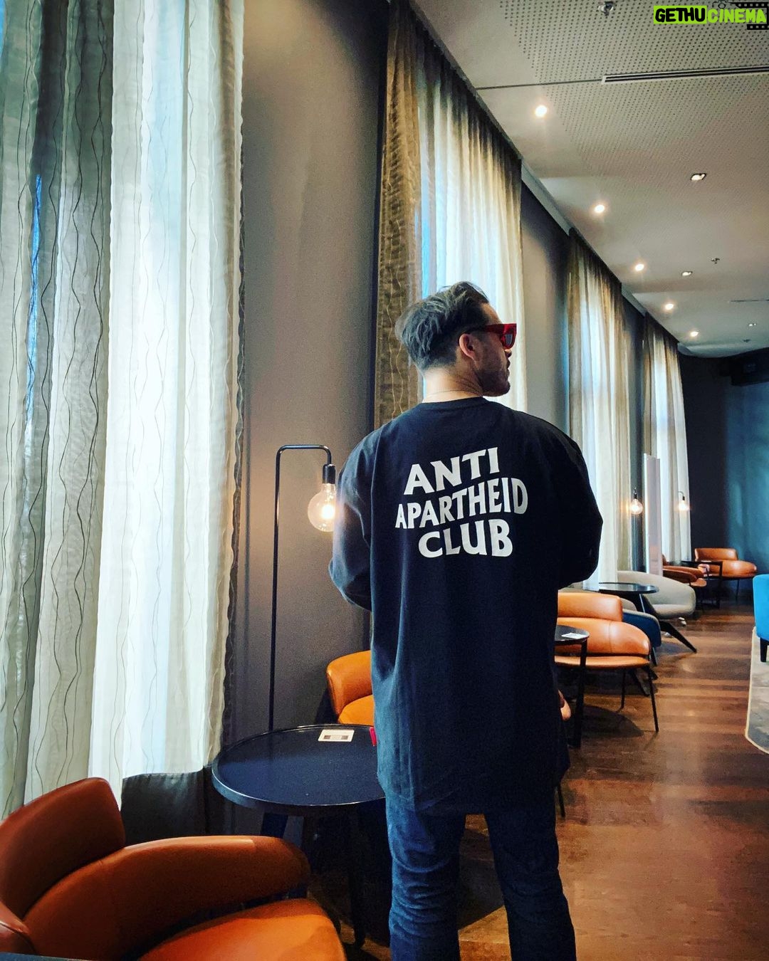 Michael Malarkey - 33.7K Likes - Thank you #Hamburg!
Tonight we take #Berlin @privatclub_berlin
Doors 1900 // 1930
Excited to announce @rasha_nahas will be opening the show followed by @tadhgdalyofficial and then little old me.
Shirt c/o @paliroots. Go grab one!
See ya tonight fam x
TICKETS VIA MICHAELMALARKEYOFFICIAL.COM