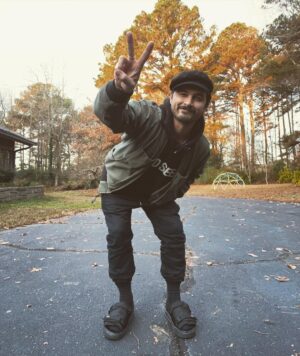 Michael Malarkey Instagram - 22 more days until ‘22 and i get all sigourney weaver on this alien iFetus and go #smartphonefree; couldn’t be more excited to stop scrolling this horseshit and balance my chi x LUV YA FAM ☮️
