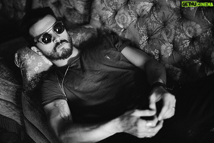 Michael Malarkey Instagram - π¨ Come out & playβ¦ All upcoming shows: 4.6 LONDON, uk @thejazzcafe * 5.6 BIRMINGHAM, uk @hareandhoundsbrum * 6.6 MANCHESTER, uk @deafinstitute * 9.6 SHEFFIELD, uk @teslarecording ** 11.6 LONDON, uk @lowerthirdsoho (VIP tickets available) ** 5.7 ATLANTA, ga (USA) @eddiesattic ** * supporting @leralynn ** headlining shows πΊ π π» πͺ© π«§ π ALL TICKETS at michaelmalarkeyofficial.com or LINK IN BIO x π· @francoisberthier