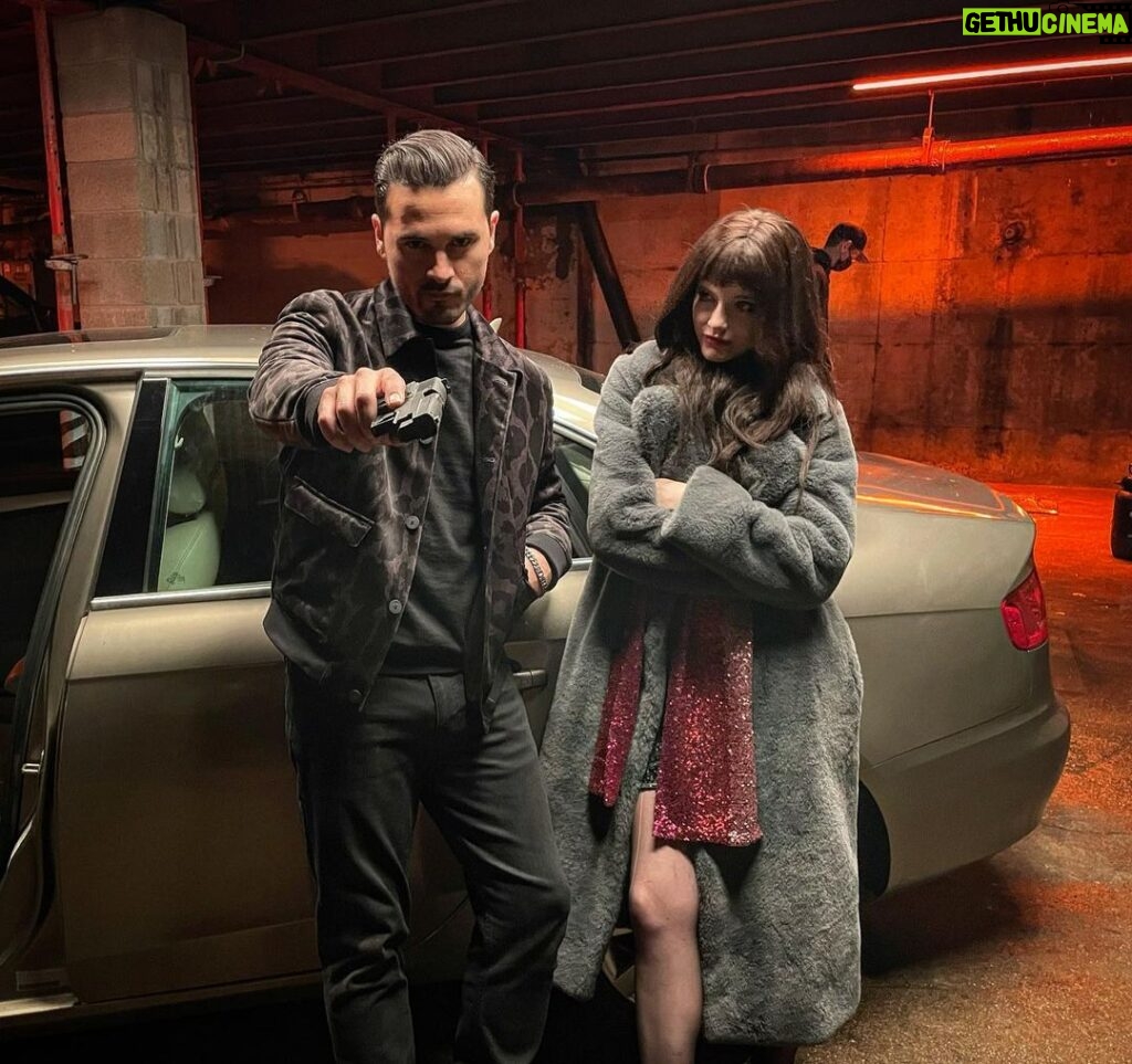 Michael Malarkey Instagram - 1/ TONIGHT….don’t miss @nbclawandorder #organizedcrime at 2200…it’s a wild one 🍀 2/…for all the #projectbluebook fam…it’s been such a delight to work with our man @seanjablonski again! 🛸🖤