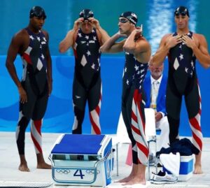 Michael Phelps Instagram - One of my favorite races😍😍
15 years ago 😳🤪
🇺🇸 4x100 free relay 2008