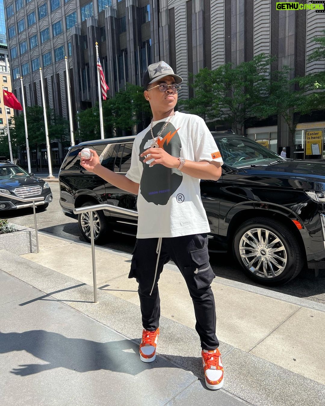 Michael Rainey Jr. Instagram - Throwing the first pitch at the @mets game today & im bringing a fan .. kinda nervous 😮💨😮💨