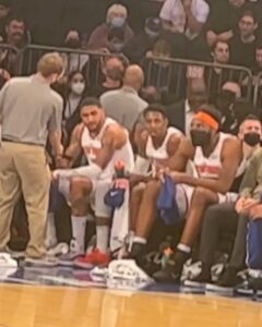 Michael Rainey Jr. Instagram - Me and unc @tracymorgan Coolin watching @rjbarrett casually drop 31 on they heads 🔷🔶🔷 btw Thanks @nyknicks for the love 😎 #Knickstape