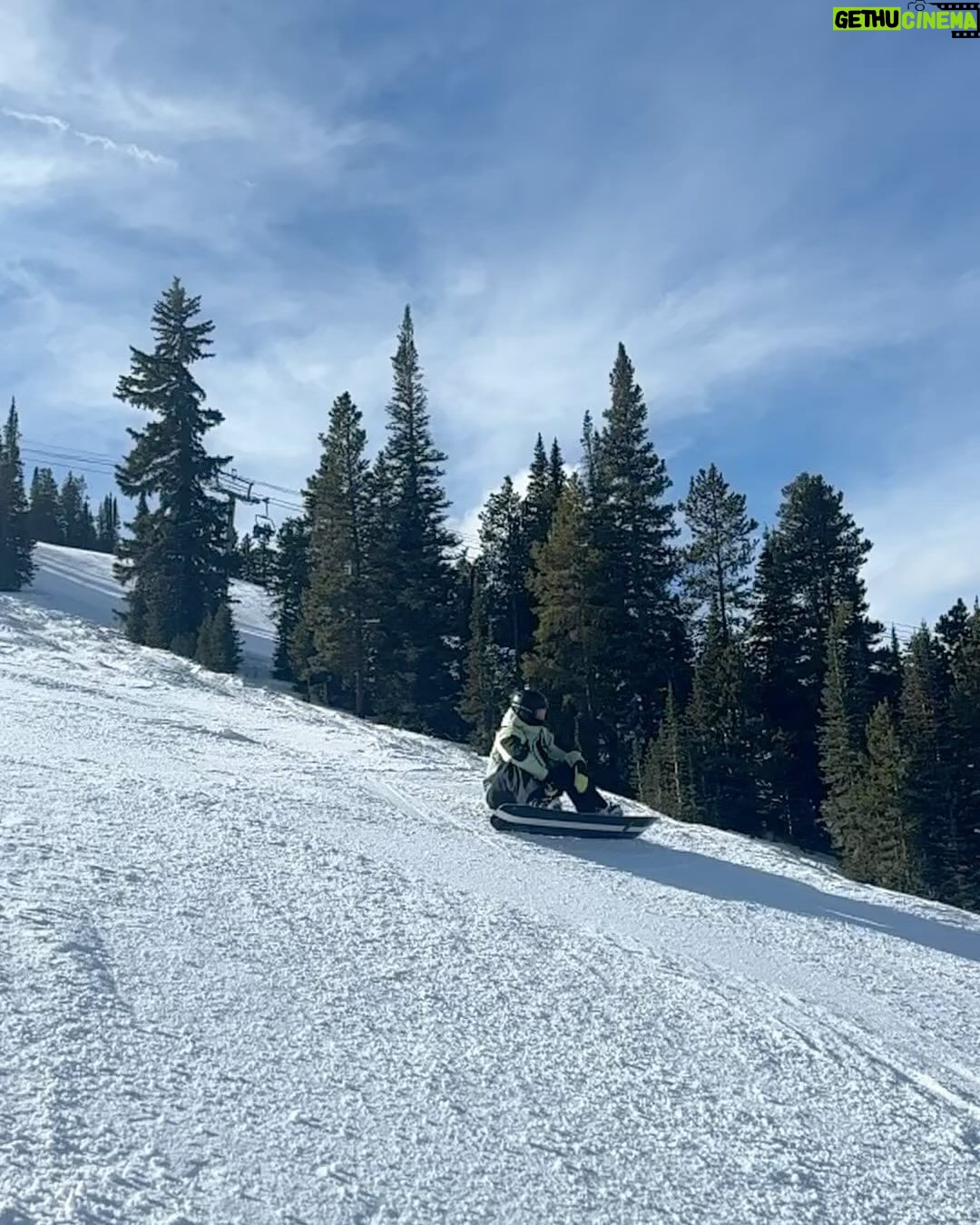 Michael Trevino Instagram - Epic way to start the season! ๐ค๐ผ๐ Thank you @shaunwhite & the entire @whitespace_____ crew for having me out this year. You guys brought a great group of people together, and I canโt wait to test out all this gear on the hill. ๐ธ : @mikedawsy & @_nickradford Aspen, Colorado