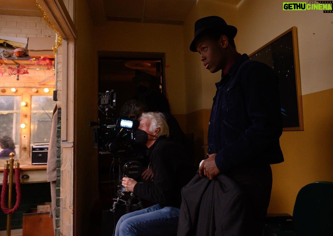Micheal Ward Instagram - EMPIRE OF LIGHT…OUT NOW in cinemas across the UK 🇬🇧 Worked so hard on this film and I’m so proud of what we’ve accomplished. ‘Empire of Light’ has been careering changing for me and I can’t wait for you guys to watch this on the big screen 🙏🏾 United Kingdom