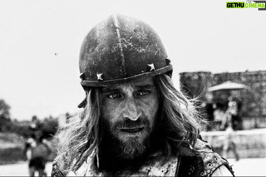 Michel Brown Instagram - Recordando al buen Alvarado. ⚔️🛡️ Bajo el lente de 📸 @victor_clavijo_actor @damianhfotografia 📸 @almagrosanmiguel @ishbelbautista @migueamor