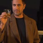 Michel Brown Instagram - #Publicidad Sabores que me gustan disfrutar en compañía. @johnniewalker.col #KeepWalking #MomentosBlack El exceso de alcohol es perjudicial para la salud. Prohíbase el expendio de bebidas embriagantes a menores de edad. Johnnie Walker 40% vol. alc.
