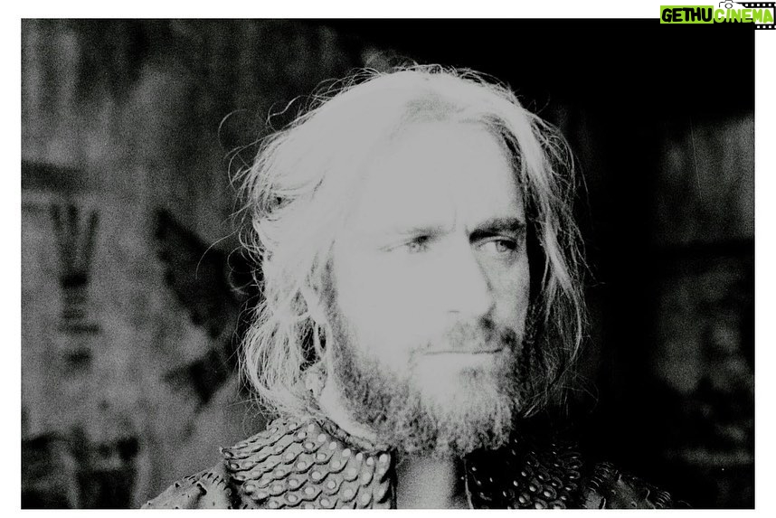 Michel Brown Instagram - Recordando al buen Alvarado. ⚔️🛡️ Bajo el lente de 📸 @victor_clavijo_actor @damianhfotografia 📸 @almagrosanmiguel @ishbelbautista @migueamor