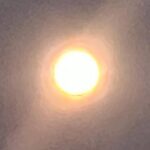 Michel Brown Instagram - Foto de la luna porteña Galaxy ultra 22 ( margarita ) iPhone ( mío 🥴) Apple como vamos ????? #buenosaires