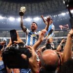 Michel Brown Instagram - Gracias selección por esta alegría tan inmensa, dejaron la piel y ahí el resultado !!!!! Argentina campeona del mundo 🏆🏆🏆🏆🏆🏆🏆🏆🏆🏆🏆 Vamos argentina carajo !!!!!! #campeonesdelmundo #qatar#mundial#lajetallenadesonrisas