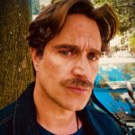 Michel Brown Instagram – Y que te quitan la barba después de 13 años ……
A convivir con el bigoton !!!
#TomSelleck
Póngale nombre al bigoton!!!