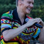 Michel Teló Instagram - ATÉ O ANO QUE VEM! É muito massa cantar no carnaval!! A energia é contagiante!! Só gratidão a todos que dançaram, pularam, cantaram, se emocionaram comigo esse ano! Foi realmente muito especial! O que foi o Galo da Madrugada? Surreal! Minha primeira vez e pude sentir o arrepio de cantar nessa festa incrível! São Paulo, o Ibiraquera e a galera de lá nunca decepcionam!!! BH foi gigante, o maior Carnaval de Minas foi com nois no Beagá na Folia! E a volta do Carnaval de Balneário Camboriú, onde há 14 anos desfilamos pela mesma avenida, sonhando conseguir fazer sucesso? Fizemos! A todos que se juntaram a nós no @blocobemsertanejo em Recife, São Paulo, Belo Horizonte e Balneário Camboriú, MUITO OBRIGADO! 🙏 Aos nossos incríveis patrocinadores, apoiadores e parceiros - @esportesdasorte, @pagbank, @brahmacerveja, @amstelbr, @gofunexperience, @sigararo, @nativa, @radiobhfm, @meninafm e @beaganafolia - obrigado por tornarem tudo possível. Juntos, fizemos história e espalhamos alegria por onde passamos! Eu já tô ansioso para o ano que vem!! #BemSertanejo #Gratidão #blocobemsertanejo #carnaval2024