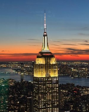 Michel Teló Instagram - Rolê da família por NY! Estamos amando tudo! Está sendo muito especial. Hoje viemos ver a cidade nas alturas. Que experiência top! 
@summitov