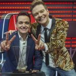 Michel Teló Instagram - Acredito no poder do @thevoicebrasil, de quantas pessoas que cantaram ali que mudaram significativamente a vida. Elas tiveram espaço, mostraram seus trabalhos para milhões de pessoas... Esse sempre foi o principal objetivo do The Voice, mostrar o quão nosso país tem gente talentosa. @thevoicebrasil é um programa que vai ficar sempre no meu coração, uma gratidão pra sempre por tudo que aprendi, todos os momentos que tive alegria de viver, de compartilhar com os colegas. É um ambiente de muito carinho, amor, respeito e com certeza vai fazer falta. Pra mim, fazer parte da história do The Voice Brasil realmente é muito especial! E bora que hoje tem FINAL da última temporada! Vamo que Vamo #TimeTelo ✌🏻 #finalthevoicebrasil #thevoicebrasil #timetelo