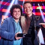 Michel Teló Instagram - Acredito no poder do @thevoicebrasil, de quantas pessoas que cantaram ali que mudaram significativamente a vida. Elas tiveram espaço, mostraram seus trabalhos para milhões de pessoas... Esse sempre foi o principal objetivo do The Voice, mostrar o quão nosso país tem gente talentosa. @thevoicebrasil é um programa que vai ficar sempre no meu coração, uma gratidão pra sempre por tudo que aprendi, todos os momentos que tive alegria de viver, de compartilhar com os colegas. É um ambiente de muito carinho, amor, respeito e com certeza vai fazer falta. Pra mim, fazer parte da história do The Voice Brasil realmente é muito especial! E bora que hoje tem FINAL da última temporada! Vamo que Vamo #TimeTelo ✌🏻 #finalthevoicebrasil #thevoicebrasil #timetelo