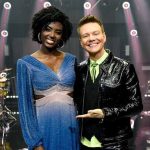 Michel Teló Instagram - Acredito no poder do @thevoicebrasil, de quantas pessoas que cantaram ali que mudaram significativamente a vida. Elas tiveram espaço, mostraram seus trabalhos para milhões de pessoas... Esse sempre foi o principal objetivo do The Voice, mostrar o quão nosso país tem gente talentosa. @thevoicebrasil é um programa que vai ficar sempre no meu coração, uma gratidão pra sempre por tudo que aprendi, todos os momentos que tive alegria de viver, de compartilhar com os colegas. É um ambiente de muito carinho, amor, respeito e com certeza vai fazer falta. Pra mim, fazer parte da história do The Voice Brasil realmente é muito especial! E bora que hoje tem FINAL da última temporada! Vamo que Vamo #TimeTelo ✌🏻 #finalthevoicebrasil #thevoicebrasil #timetelo