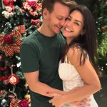 Michel Teló Instagram - “Desejo a você um santo e abençoado Natal! Que você possa, de fato, encontrar-se e deixar que Jesus mais uma vez nasça no seu coração e transforme completamente a sua vida!” Tem coisas q só vivendo a gente entende e percebe o qto precisávamos disso. Deus é perfeito. E os Planos Dele são infinitamente melhores que os nossos. ✨🙏🏼🕊️💜 Que seja um dia de renovação, gratidão e sorte de bençãos!