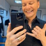 Michel Teló Instagram - Bora cantar! Meu Hooby! O que acharam da moda, turma?