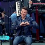 Michel Teló Instagram - Eita coisa boa. Hoje tem @altashoras com o meu amigo @serginhogroisman. Tá bom demais. Não percam! 🕺🏼🎶 #altashoras
