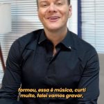 Michel Teló Instagram - Foi uma alegria imensa quando recebi essa moda do meu companheiro @matheusfernandes_mf . Obrigado por dividir essa música comigo. 🎶 Já ouviram “Tchau Pros Esquemas” hoje? Bora ouvir e adicionar na sua playlist, turma. 👋 #tchauprosesquemas #rolealeatorio #matheusfernandes